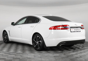 Подержанный автомобиль Jaguar XF Sedan 2012 года (7 фото)
