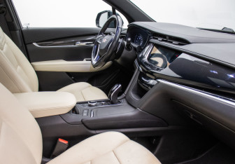 Подержанный автомобиль Cadillac XT6 2021 года (10 фото)