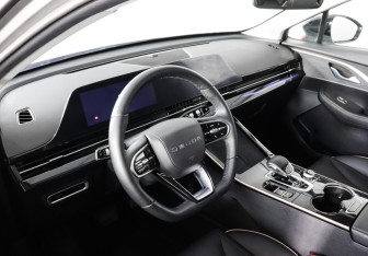 Подержанный автомобиль Omoda C5 2023 года (9 фото)