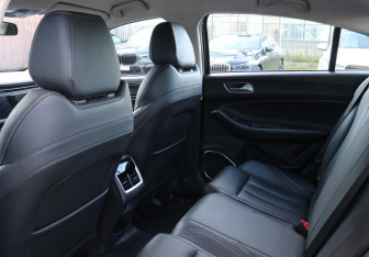 Подержанный автомобиль Omoda S5 2023 года (12 фото)