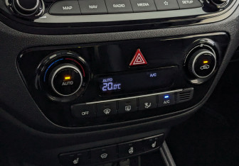 Подержанный автомобиль Hyundai Solaris Sedan 2022 года (25 фото)