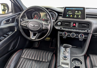 Подержанный автомобиль Genesis G70 2021 года (29 фото)