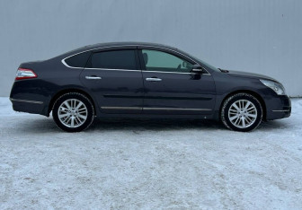 Подержанный автомобиль Nissan Teana 2011 года (4 фото)