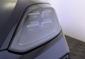 Подержанный автомобиль Porsche Cayenne 2024 года (17 фото)