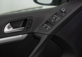 Подержанный автомобиль Volkswagen Tiguan 2012 года (13 фото)