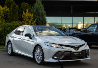 Подержанный автомобиль Toyota Camry Sedan 2018 года (2 фото)