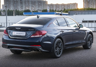 Подержанный автомобиль Genesis G70 2018 года (5 фото)