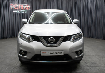 Подержанный автомобиль Nissan X-Trail 2015 года (2 фото)