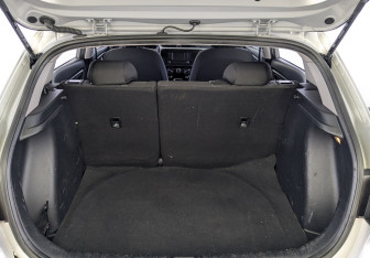 Подержанный автомобиль Kia Rio Hatchback 2021 года (10 фото)