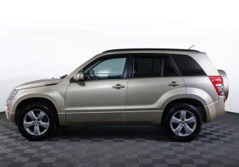 Подержанный автомобиль Suzuki Grand Vitara 2010 года (8 фото)