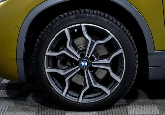 Подержанный автомобиль BMW X2 2017 года (16 фото)