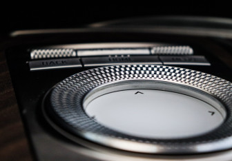 Подержанный автомобиль Genesis G80 2021 года (23 фото)