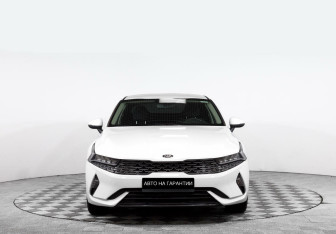 Подержанный автомобиль Kia K5 2021 года (2 фото)