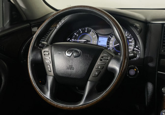 Подержанный автомобиль Infiniti QX80 2014 года (14 фото)