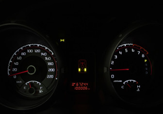 Подержанный автомобиль Mitsubishi Pajero 2012 года (11 фото)