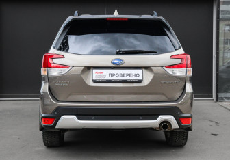 Подержанный автомобиль Subaru Forester Suv 2019 года (5 фото)