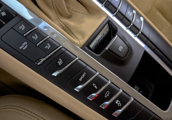 Подержанный автомобиль Porsche Macan 2014 года (26 фото)