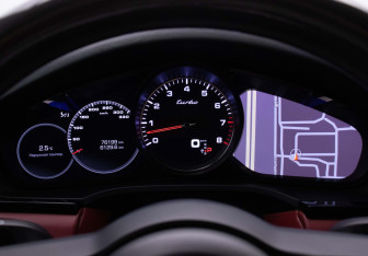 Подержанный автомобиль Porsche Cayenne 2018 года (12 фото)