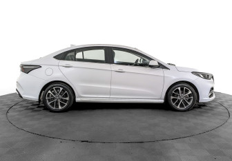 Подержанный автомобиль Omoda S5 2023 года (4 фото)