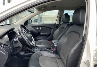 Подержанный автомобиль Hyundai ix35 2011 года (19 фото)