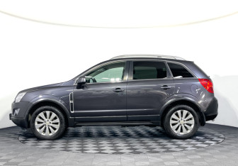 Подержанный автомобиль Opel Antara 2015 года (8 фото)