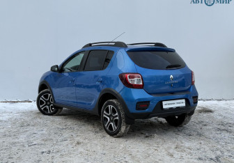 Подержанный автомобиль Renault Sandero 2021 года (7 фото)