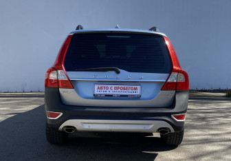 Подержанный автомобиль Volvo XC70 2012 года (6 фото)