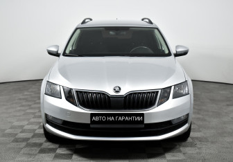 Подержанный автомобиль Skoda Octavia Wagon 2018 года (2 фото)