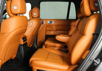 Подержанный автомобиль LiXiang L9 2024 года (11 фото)