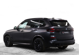 Подержанный автомобиль BMW X5 2023 года (8 фото)