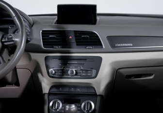 Подержанный автомобиль Audi Q3 2014 года (13 фото)