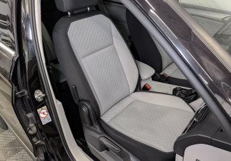 Подержанный автомобиль Volkswagen Tiguan 2017 года (23 фото)