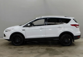 Подержанный автомобиль Ford Kuga 2014 года (8 фото)