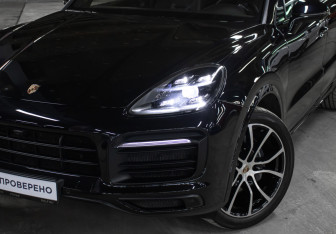 Подержанный автомобиль Porsche Cayenne 2021 года (28 фото)