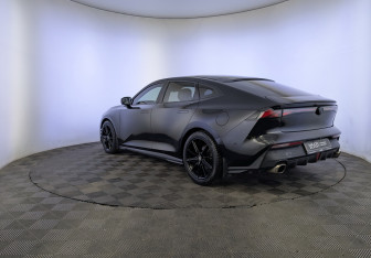 Подержанный автомобиль Changan UNI-V 2023 года (7 фото)