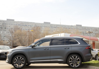 Подержанный автомобиль Geely Monjaro 2024 года (6 фото)