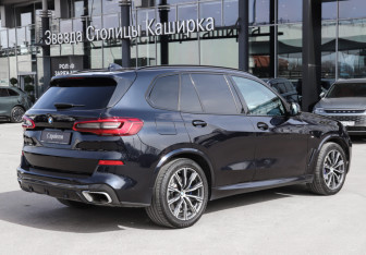 Подержанный автомобиль BMW X5 2019 года (5 фото)