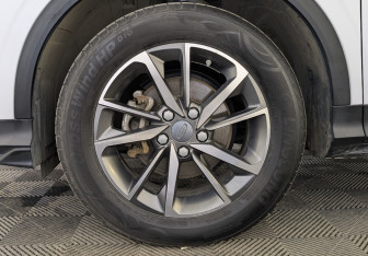 Подержанный автомобиль Geely Coolray 2023 года (12 фото)