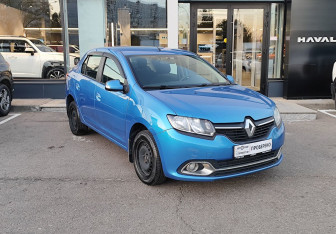 Подержанный автомобиль Renault Logan Sedan 2017 года (3 фото)