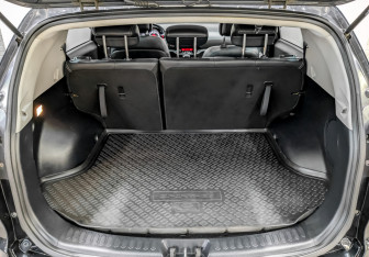 Подержанный автомобиль Kia Sportage 2011 года (10 фото)