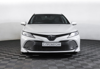 Подержанный автомобиль Toyota Camry Sedan 2018 года (2 фото)