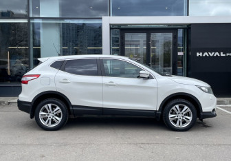 Подержанный автомобиль Nissan Qashqai 2014 года (4 фото)