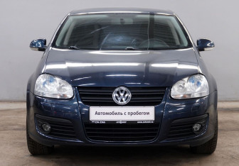 Подержанный автомобиль Volkswagen Jetta Sedan 2010 года (2 фото)