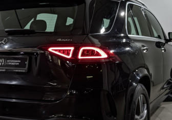 Подержанный автомобиль Mercedes-Benz GLE 2020 года (28 фото)