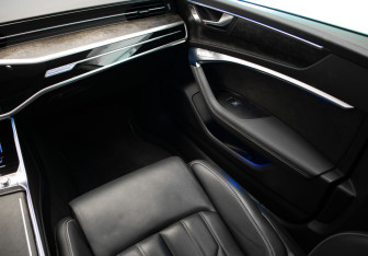 Подержанный автомобиль Audi A7 2018 года (25 фото)