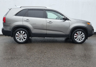 Подержанный автомобиль Kia Sorento 2010 года (4 фото)