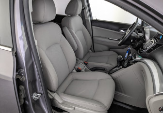Подержанный автомобиль Chevrolet Orlando 2012 года (23 фото)