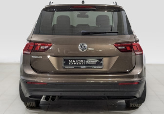 Подержанный автомобиль Volkswagen Tiguan 2019 года (6 фото)