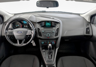 Подержанный автомобиль Ford Focus Sedan 2018 года (14 фото)