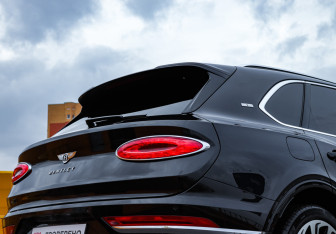 Подержанный автомобиль Bentley Bentayga 2021 года (19 фото)